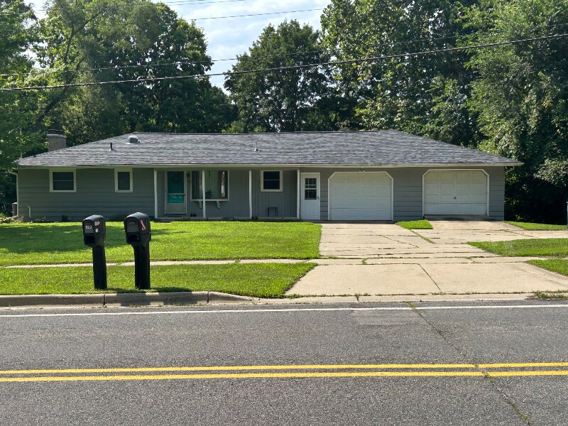 Foto principal - 811 W Main St