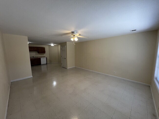 Building Photo - 9063 Pembroke Oak Grove Rd