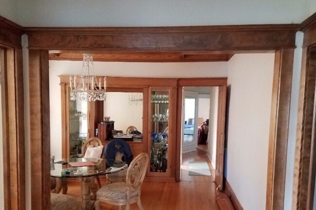 Foto principal - 5121 S Ellis Ave