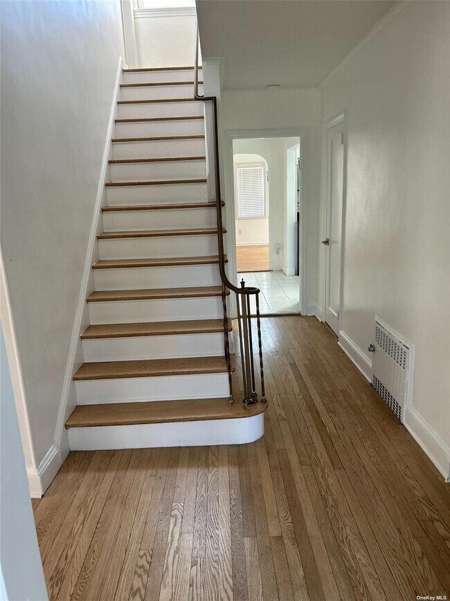 Foto del edificio - 350 Livingston Pl