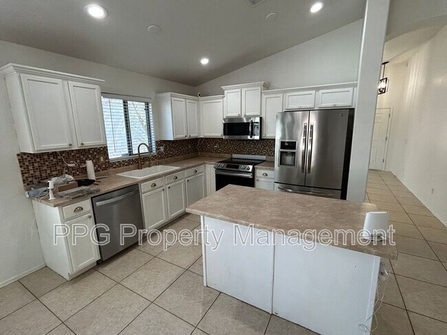 Building Photo - 7108 W Fawn Dr
