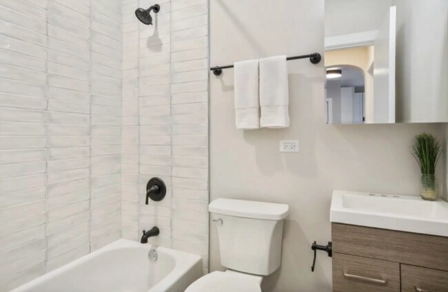 Foto del edificio - 659 W Wrightwood Ave