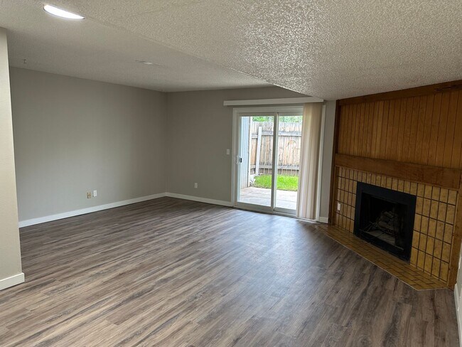 Photo - 1010 Holli Springs Ln Apartment