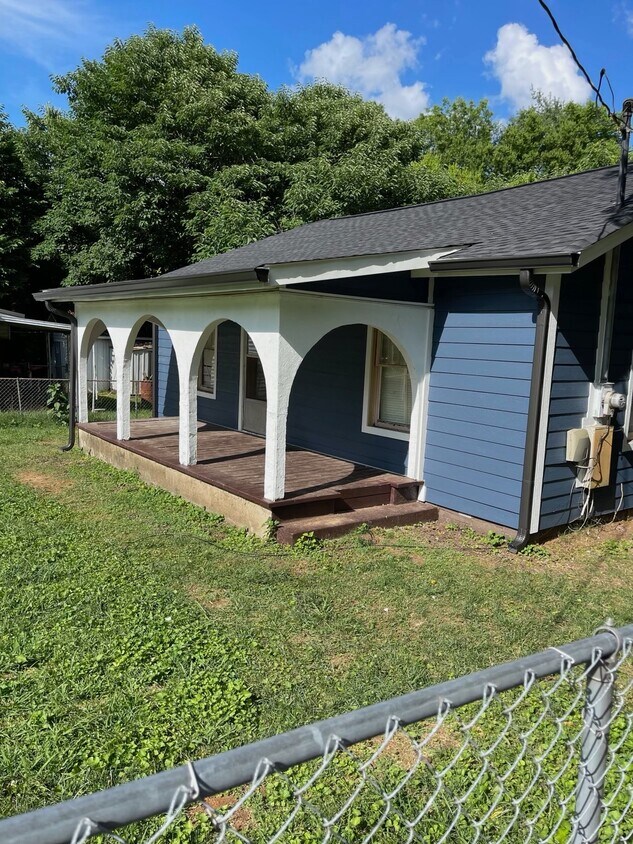 Building Photo - 4038 Denham Rd