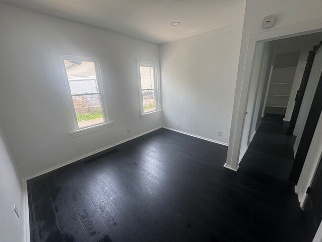 Foto del edificio - 3328 Denison Ave