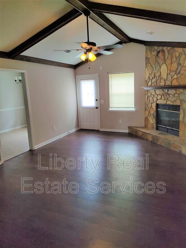 Foto del edificio - 734 Robin Hood Dr