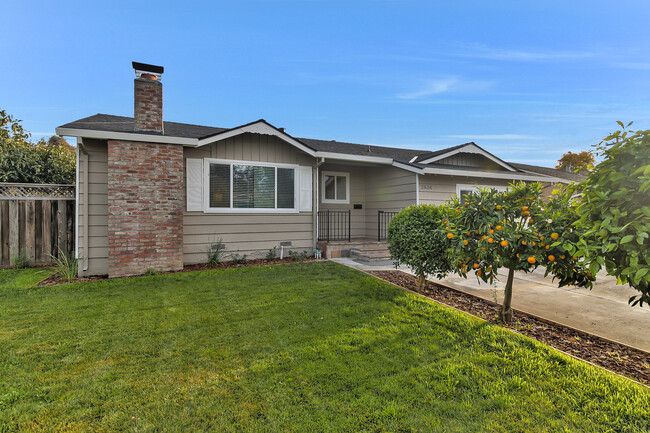 Building Photo - 2614 Barcells Ave