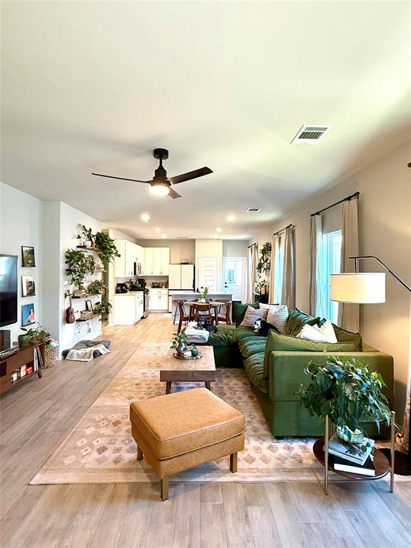 Foto del edificio - 5216 Lomasso Dr