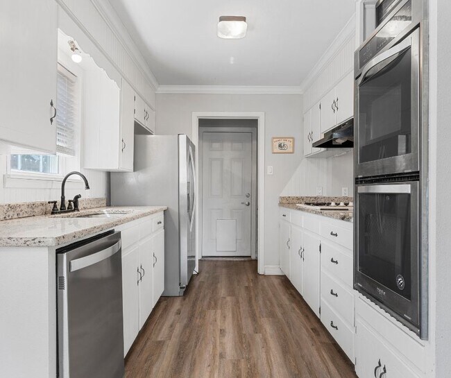 Foto del edificio - 6319 Wiethorn Dr