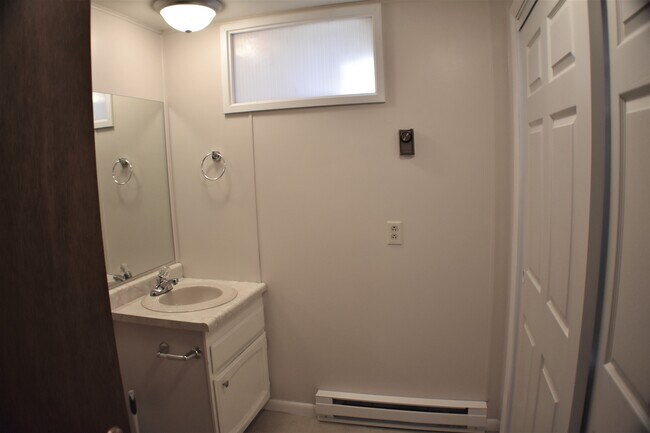 bathroom - 160 Rockledge Dr