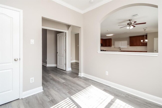 Building Photo - 21206 Linden Hills Ln
