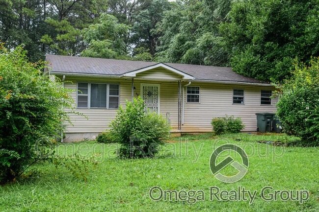 Building Photo - 303 Salem Dr NE