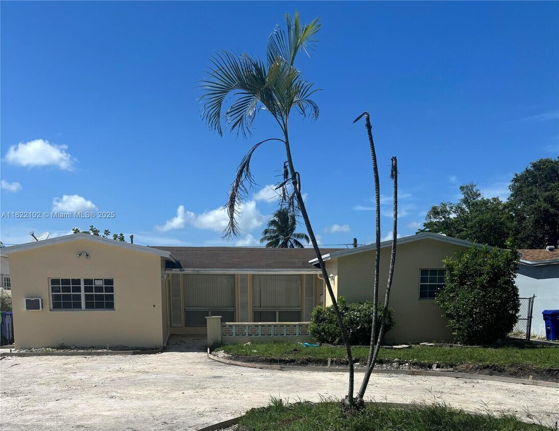 Foto principal - 7829 Embassy Blvd
