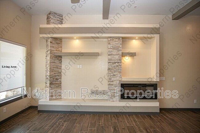 Building Photo - 12337 Desert Palms Ave