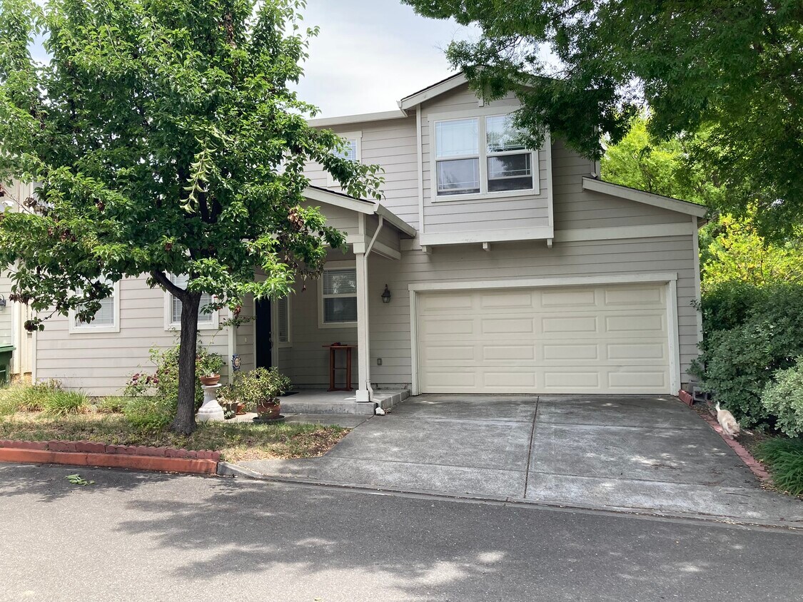 60 W Brookside Dr, Cloverdale, CA 95425 House Rental in Cloverdale