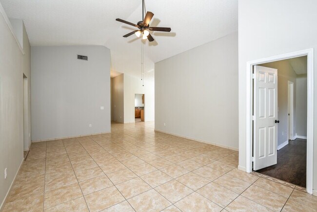 Foto del edificio - 13038 Quail Ct