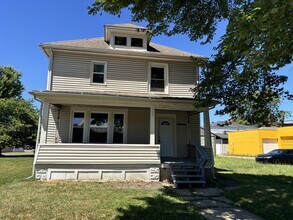Building Photo - 351 1st St SE
