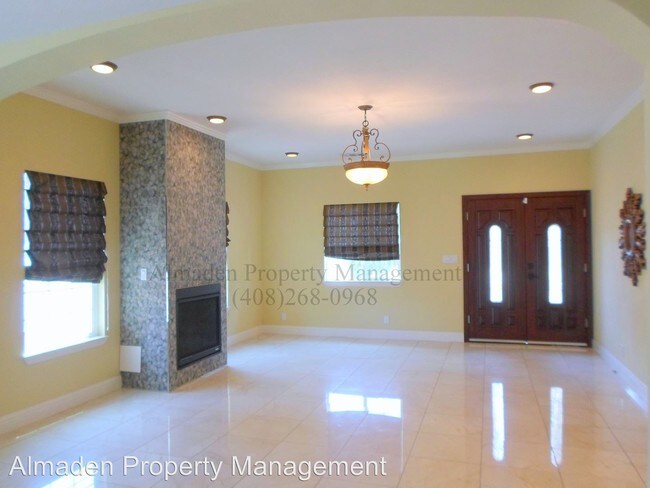 Building Photo - 4 br, 4 bath House - 4346 Jonquil Dr.