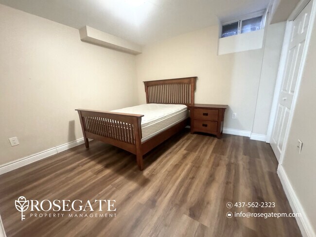 Photo du bâtiment - 2-Bedroom Basement Apartment with Internet & Parking in Mississauga