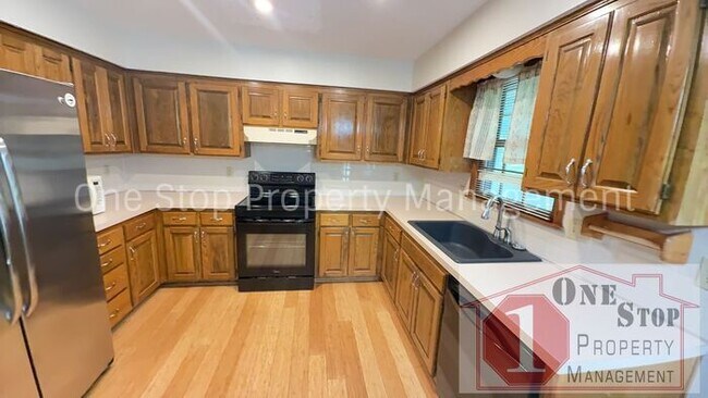 Building Photo - Beautiful 4 Bedroom 2.5 Bathroom in Olathe