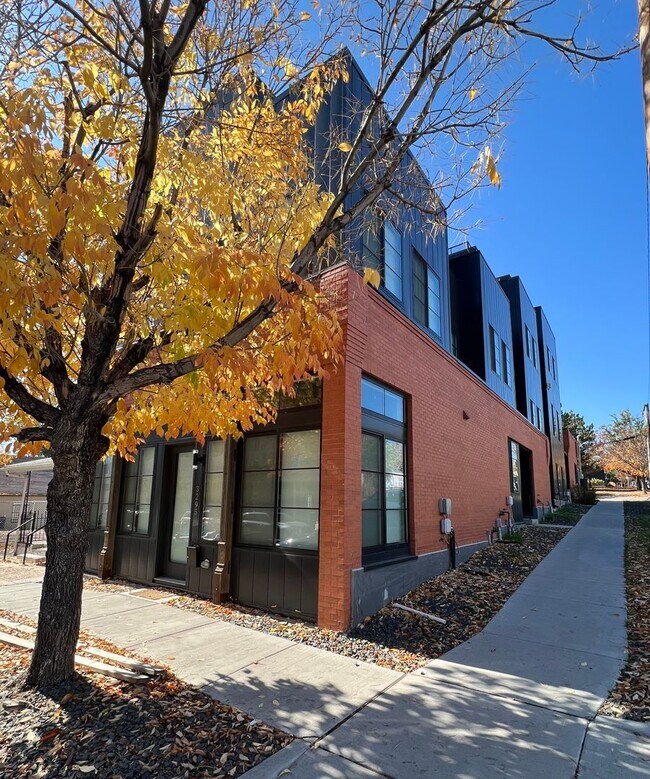 Foto del edificio - 3295 Navajo St