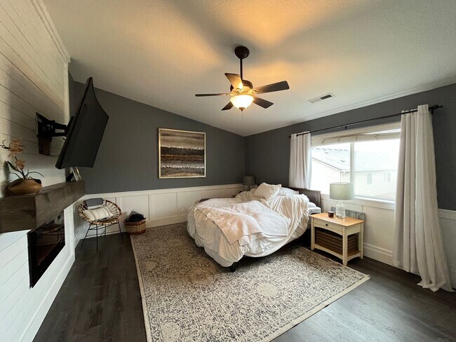 Building Photo - Beautiful 4 Bed, 2.5 Bath House in Caulfie...