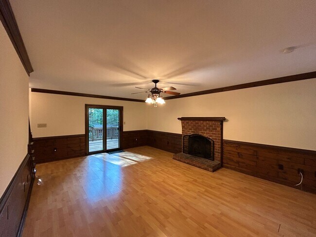 Building Photo - 7502 Native Dancer Dr