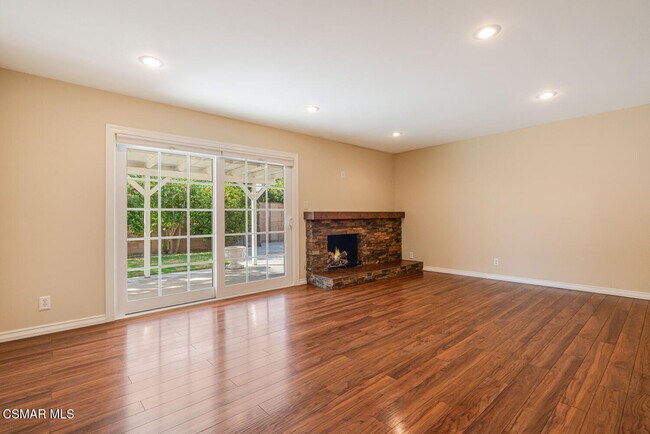 Foto del edificio - 2117 Hurles Ave