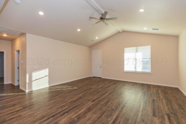 Foto del edificio - 7605 Beck Dr