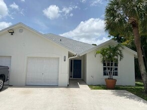 Building Photo - 194 Sparrow Dr