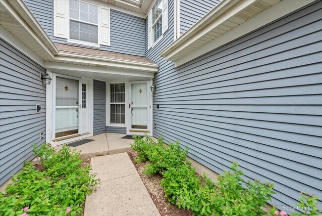 Building Photo - 8 Stonegate Ct