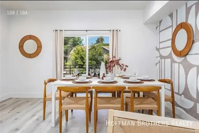 Foto del edificio - 218 N Coronado St