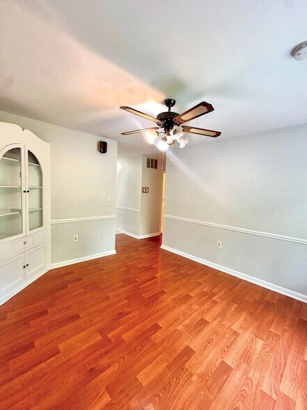 Foto del edificio - 3535 Duke St