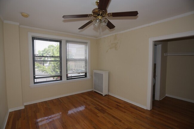 Foto del edificio - 629 W Belmont Ave