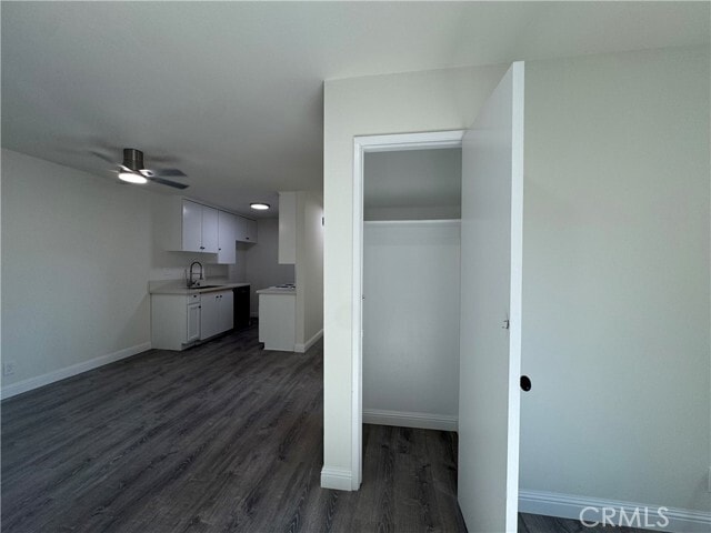 Building Photo - 486 N Oak St