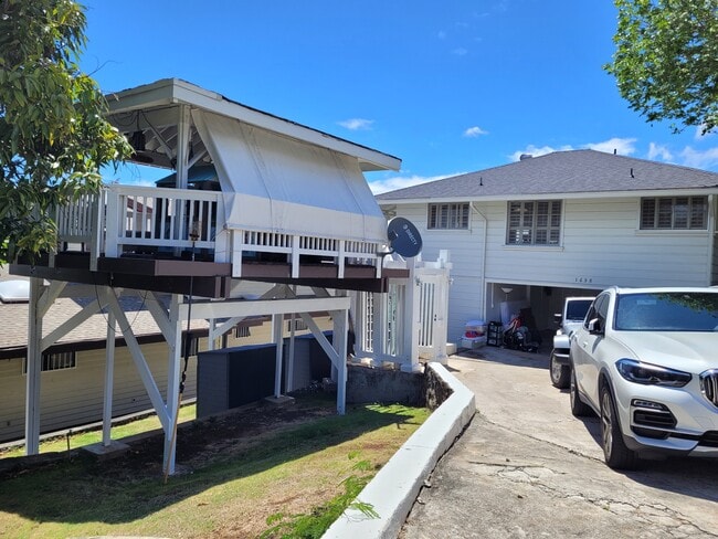 Photo - 1638 Alencastre St House