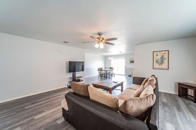 Foto del edificio - Apply and move in before Feb 1 and we will take $750 off 1st months rent.