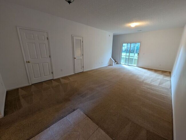 Foto del edificio - 546 Scrub Jay Dr