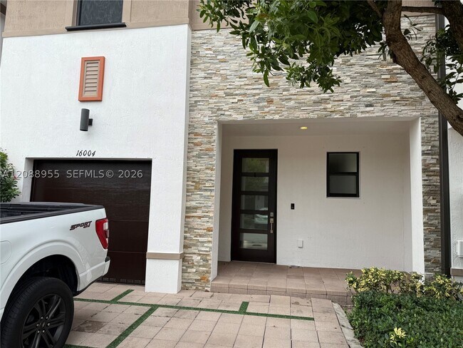 Foto del edificio - 16004 NW 91st Ct