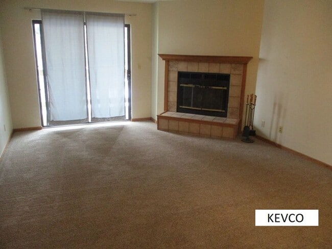 Foto del edificio - Second-Story Apartment Near Horsetooth!