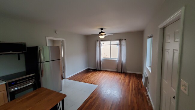 Living Room - 619 SW 14th Ave