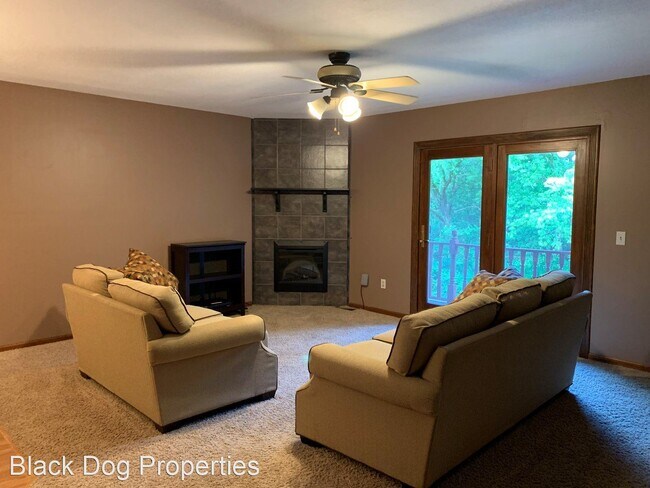 Building Photo - 3 br, 3 bath House - 705 Canyon Drive