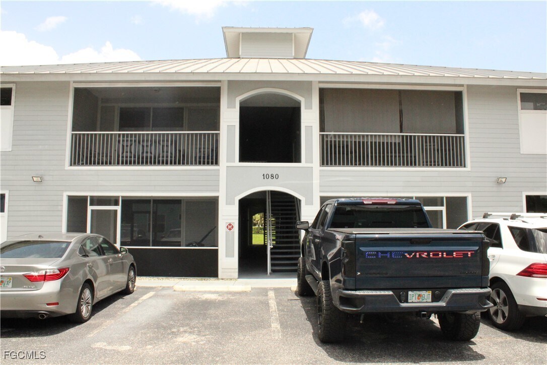 Foto principal - 1080 Hancock Creek S Blvd