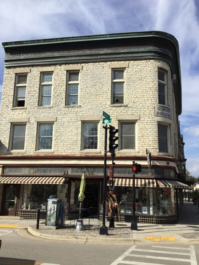 Primary Photo - 344 W Main St