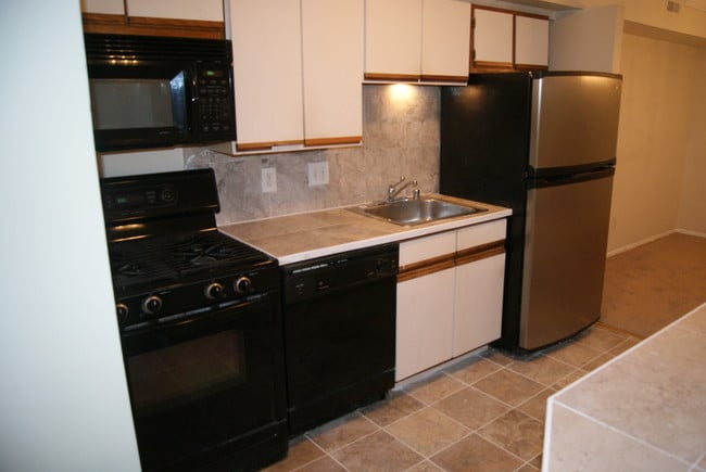 Building Photo - 7527 Spring Lake Dr