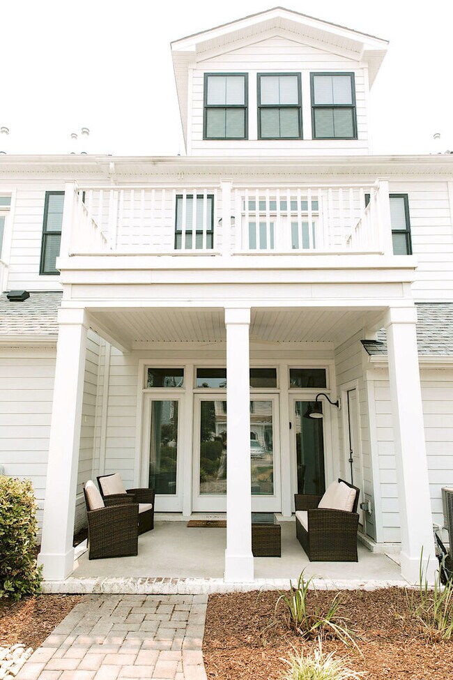 Building Photo - 527 The Cape Henry House