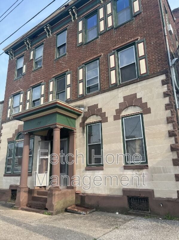 Building Photo - 107-109 E Main St