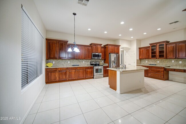 Foto del edificio - 4791 N 150th Ave
