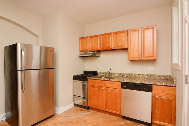 Building Photo - 896 Green Bay Rd