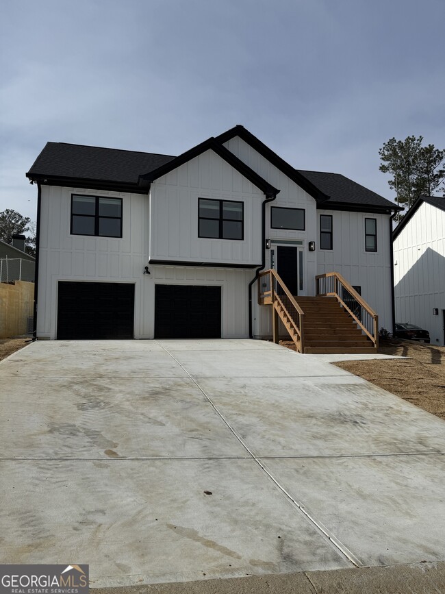 Building Photo - 600 Cole Creek Dr